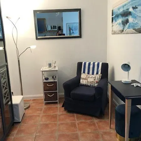 033 Arngast アパート *